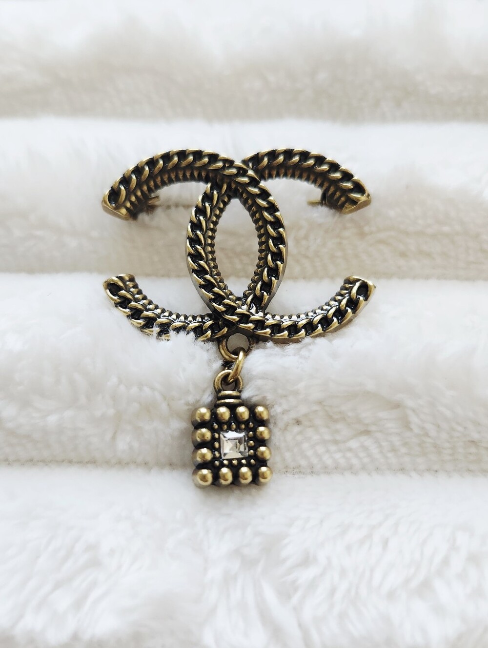 Authentic CHANEL CC Logo Brooch 23K Métiers d'Art Antique Gold Chain Link Charm